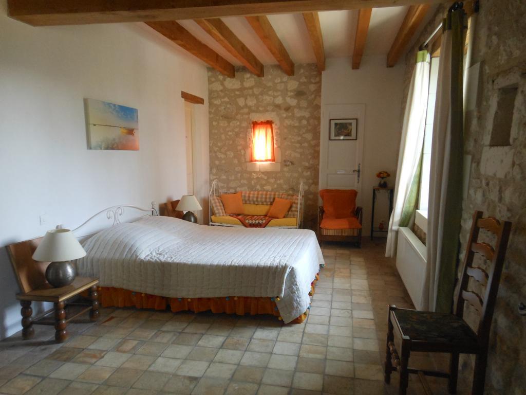 Manoir De La Rousselliere Loches Room photo